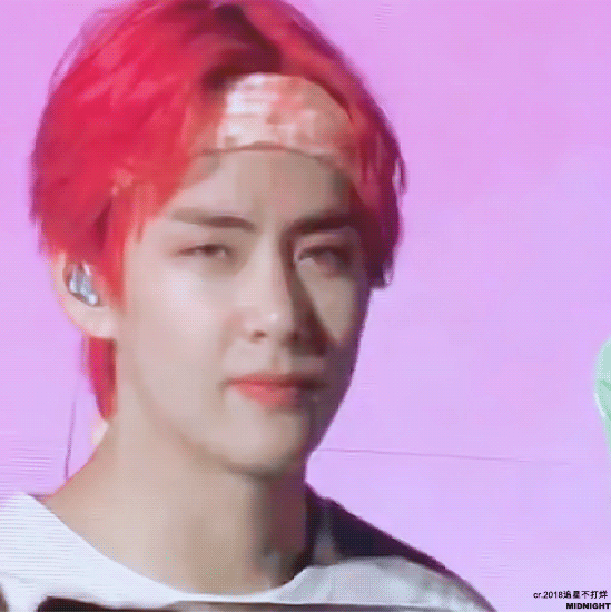 방탄 뷔 진짜 너무 부럽다 일단 헤어밴드 하나만 끼고나면 | 인스티즈