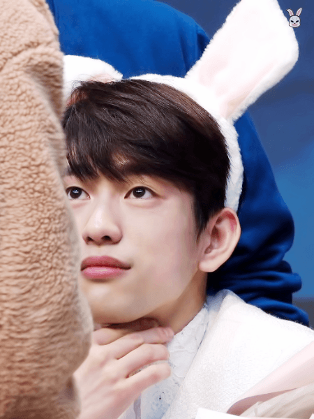 팬싸 가면 저도 이렇게 잘생긴 사람이 저렇게 쳐다봐주나요 ? | 인스티즈