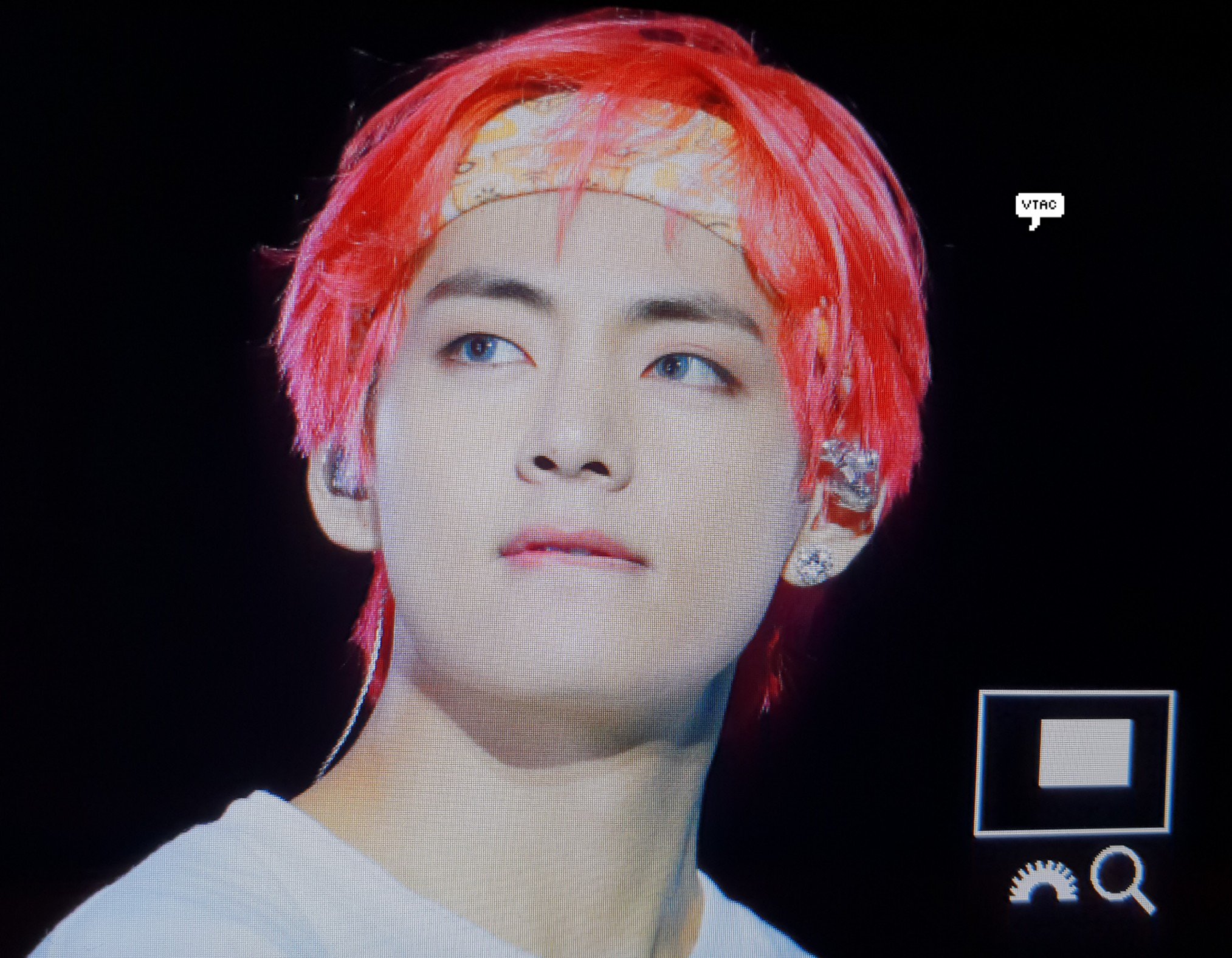 방탄 뷔 진짜 너무 부럽다 일단 헤어밴드 하나만 끼고나면 | 인스티즈