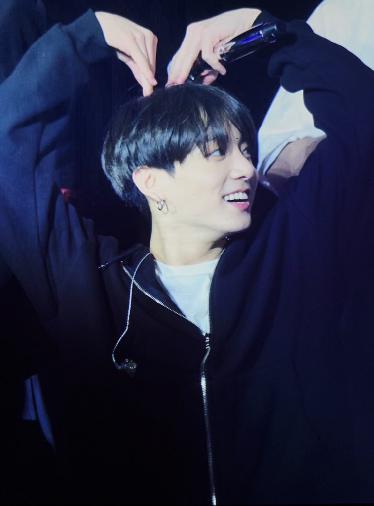 얘랑 얘랑 동일인물이라니... 주어 방탄 | 인스티즈