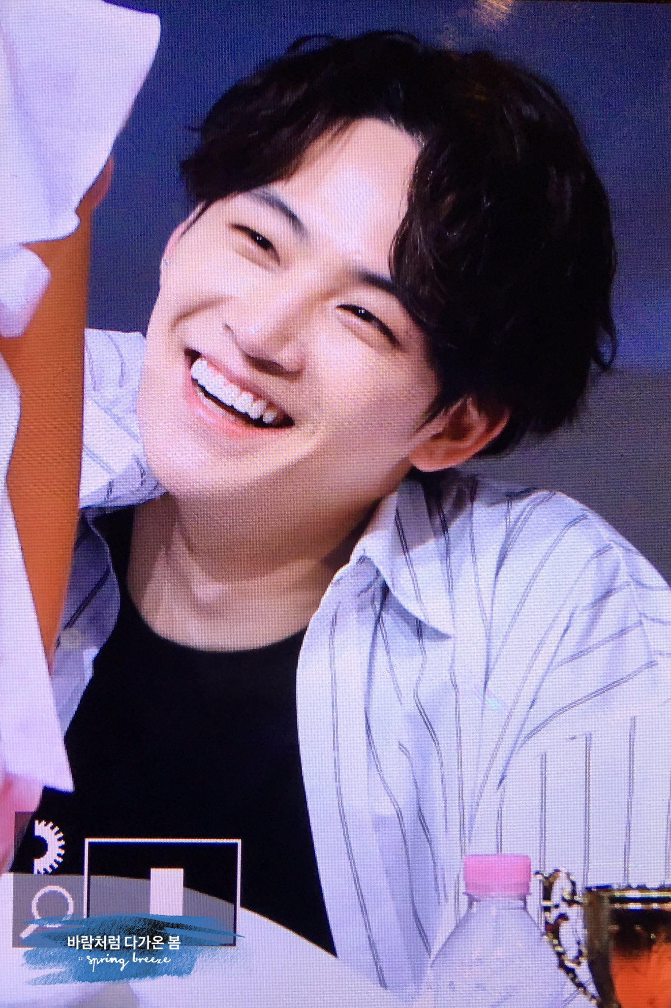 제이비 팬싸에서 팬들 올려다보고 다정하게 보는 모먼트 너무 좋아 설레 ㅠㅠㅠㅠ | 인스티즈