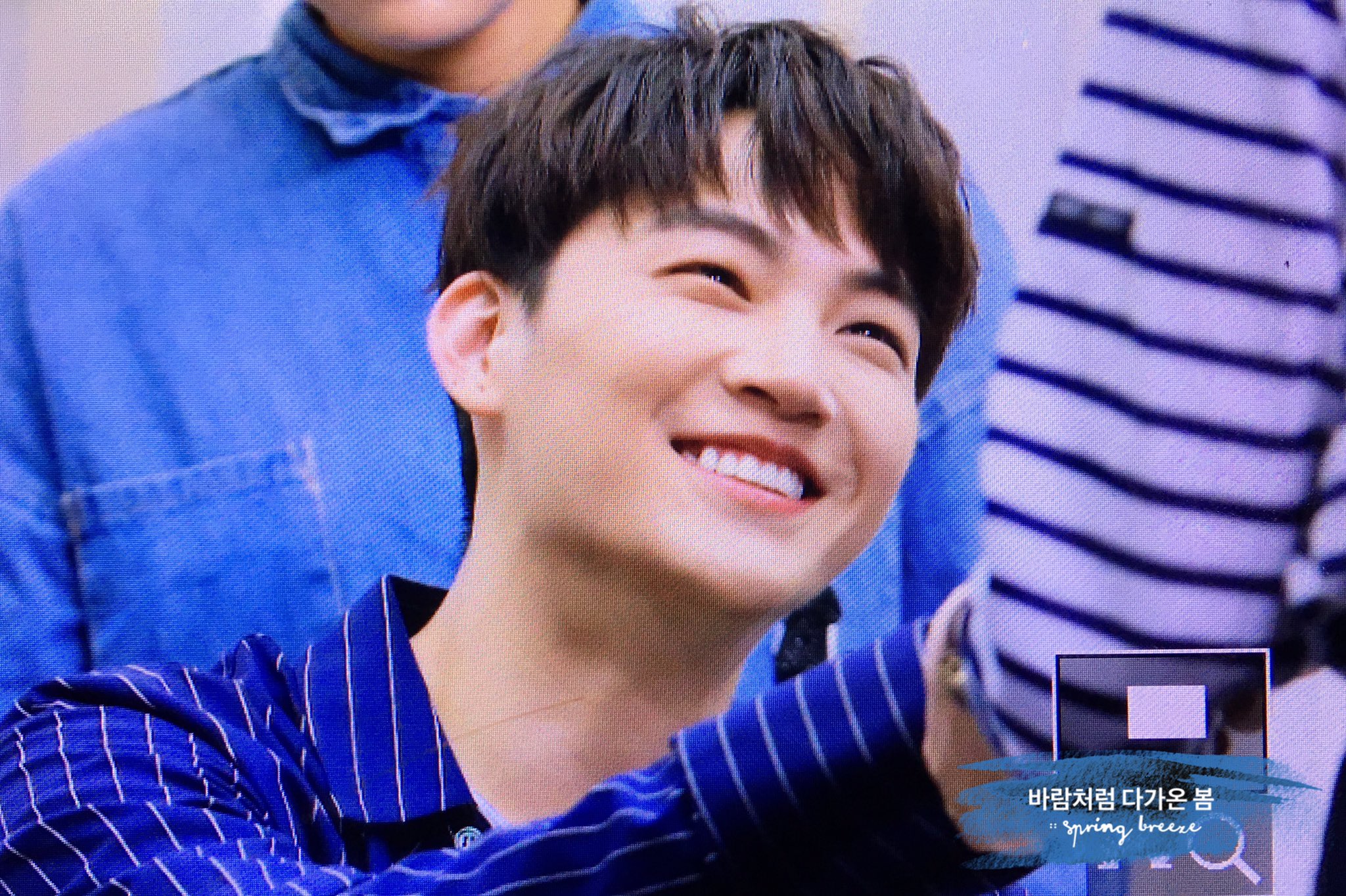 제이비 팬싸에서 팬들 올려다보고 다정하게 보는 모먼트 너무 좋아 설레 ㅠㅠㅠㅠ | 인스티즈