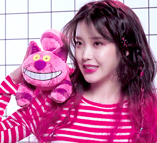 아이유 한번만 이컨셉으로 연말무대 섰으면 좋겠다 | 인스티즈