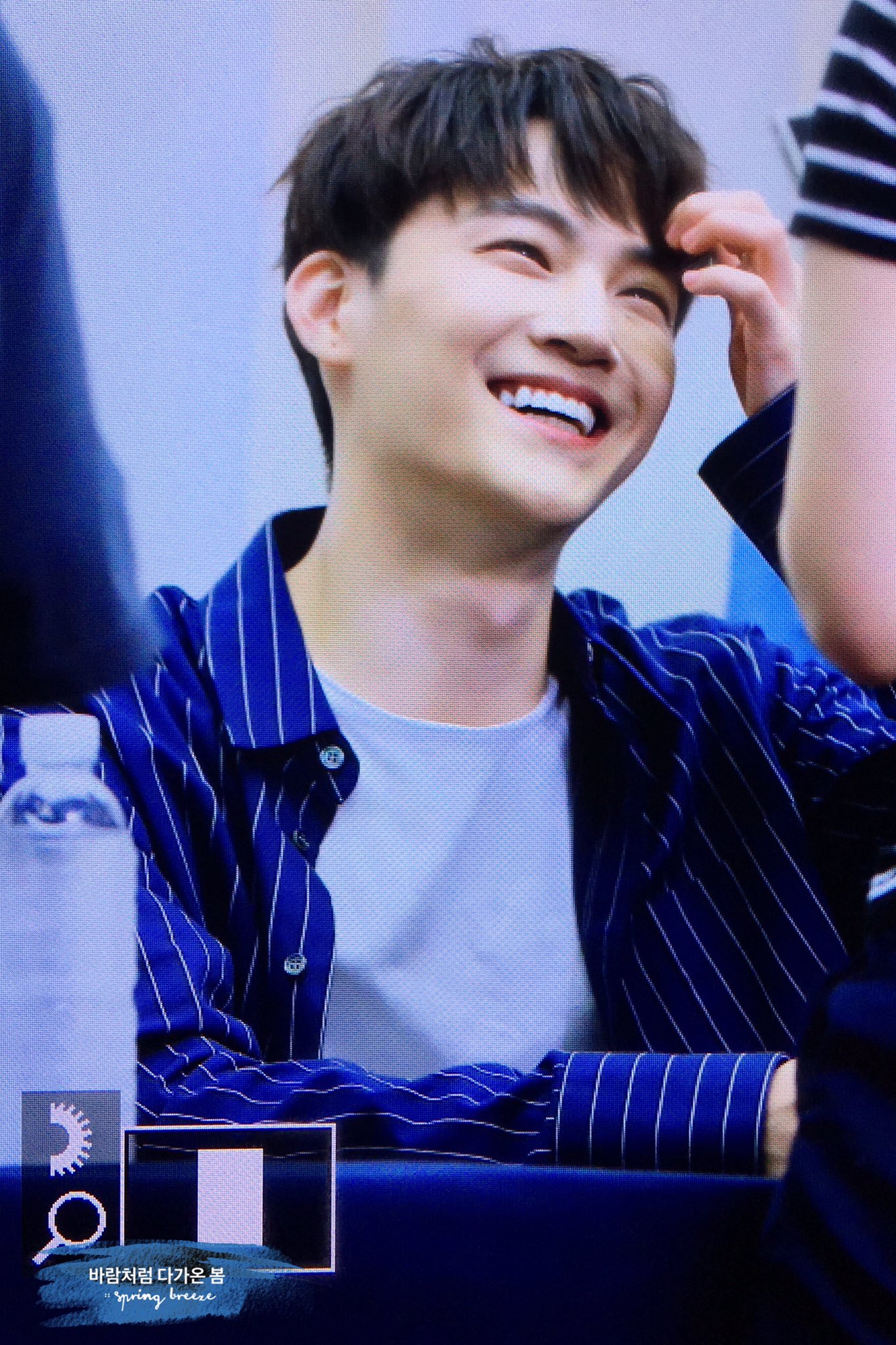 제이비 팬싸에서 팬들 올려다보고 다정하게 보는 모먼트 너무 좋아 설레 ㅠㅠㅠㅠ | 인스티즈