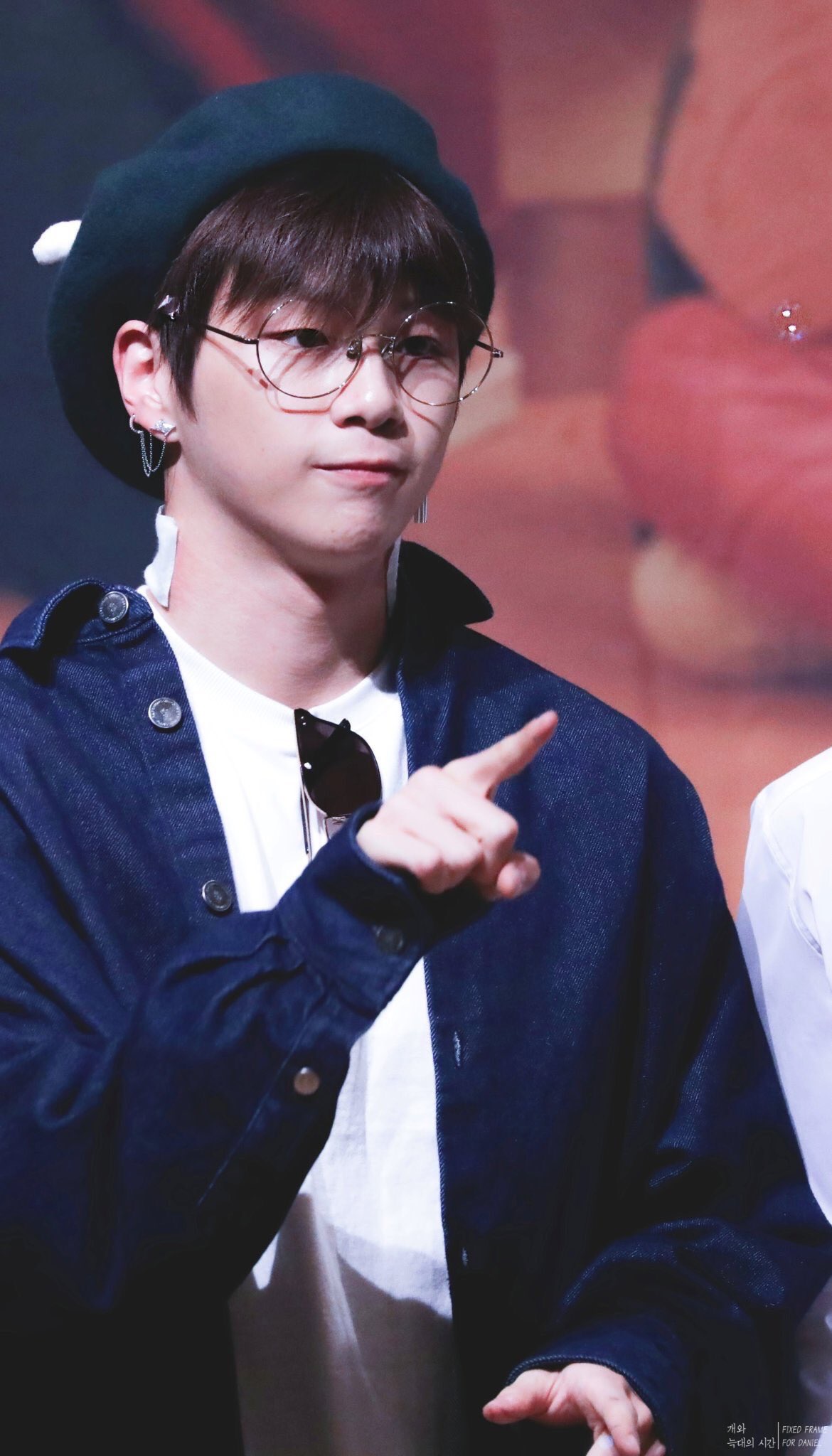 강다니엘 너무 기여워서 우러8ㅅ8 | 인스티즈