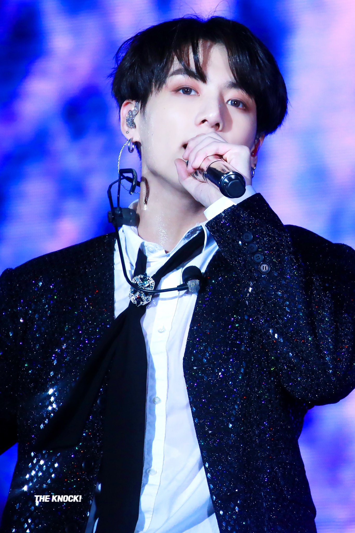 어제자 까망 톢이로 우리 곁을 돌아온 우리 방탄 정구기🐰 | 인스티즈