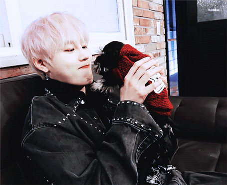 하성운 맥스가 핥아서 놀랜거ㅋㅋㅋ | 인스티즈