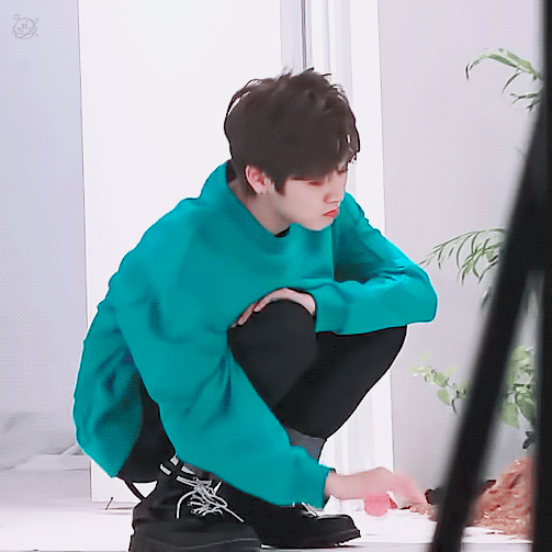 방탄이 토끼모자 썼는데 내가 왜 | 인스티즈