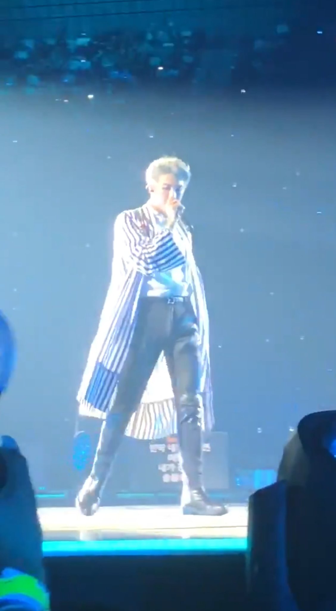 방탄 김남준 다리 이미터임 | 인스티즈