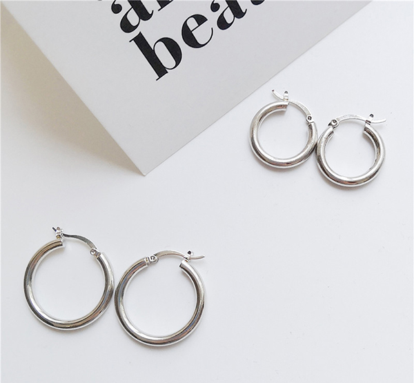 다양한 스타일의 귀걸이와 귀찌를 1000원~5500원에 판매해요!!120여종 | 인스티즈