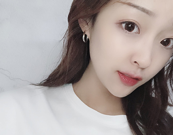 다양한 스타일의 귀걸이와 귀찌를 1000원~5500원에 판매해요!!120여종 | 인스티즈
