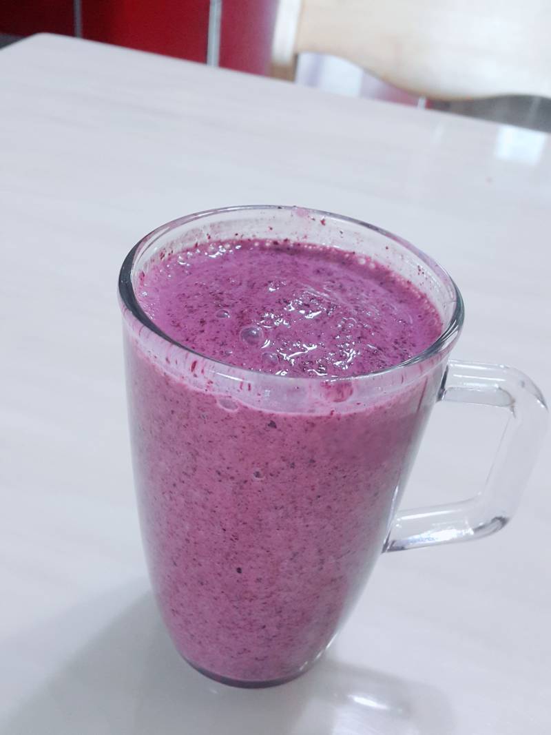 집에서 갓 만든 블루베리요거트스무디 짱맛😶 | 인스티즈