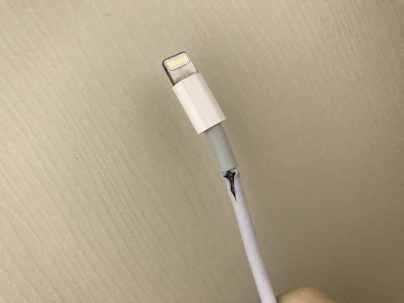 아이폰 충전기 이렇게 됐는데 써두 돼??????? | 인스티즈