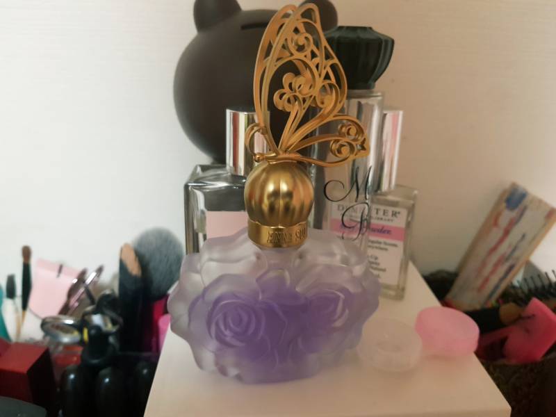 이 향수병 너무 예쁘지 않아? | 인스티즈