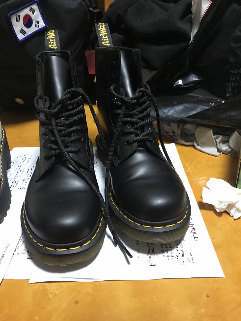 💜익들아 닥마워커 7만6700원에 팔면 사는사람있을까?💜 | 인스티즈