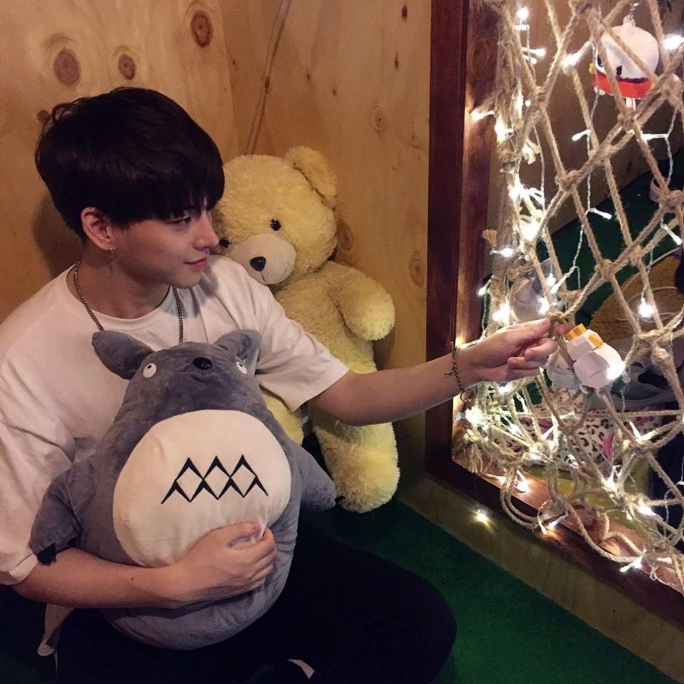 춘 이제 진짜 안팔건데.. 잘생기긴 잘생겼다 | 인스티즈