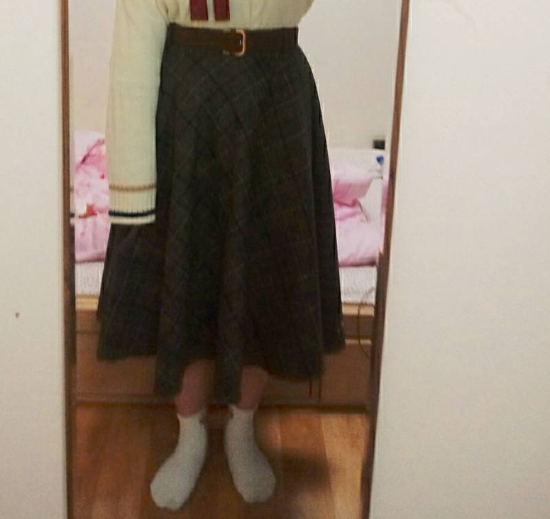 이런 치마에는 위에 뭘 입어야 잘어울릴까 | 인스티즈