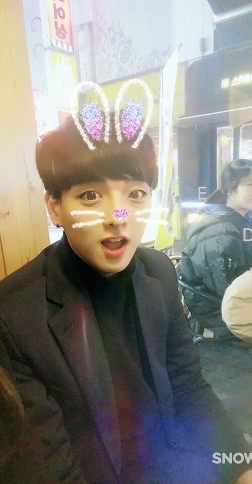 춘 이제 진짜 안팔건데.. 잘생기긴 잘생겼다 | 인스티즈