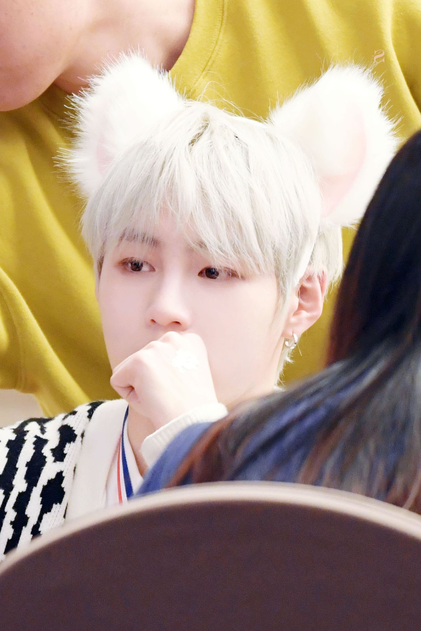 하성운 이거 진짜 본인 귀 같아ㅋㅋㅋㅋㅋ | 인스티즈