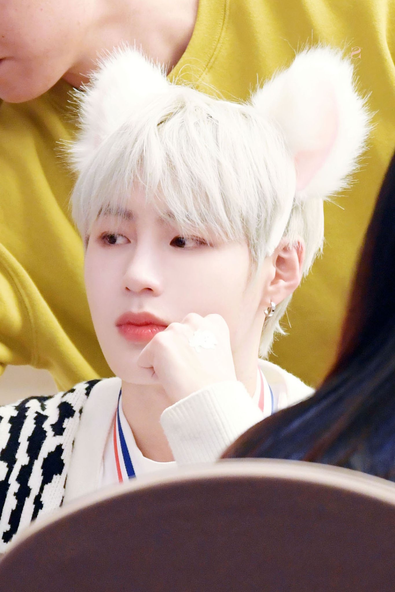 하성운 이거 진짜 본인 귀 같아ㅋㅋㅋㅋㅋ | 인스티즈