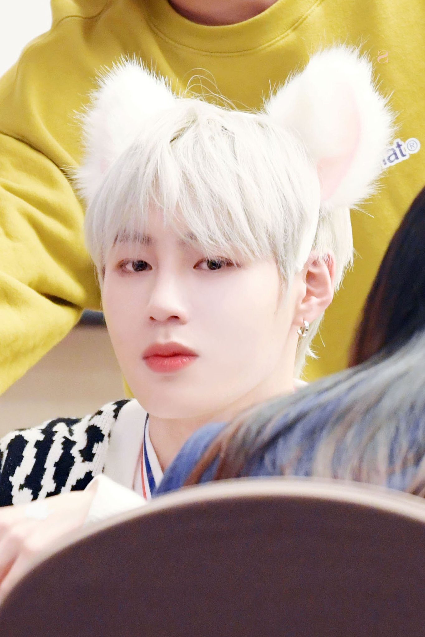 하성운 이거 진짜 본인 귀 같아ㅋㅋㅋㅋㅋ | 인스티즈