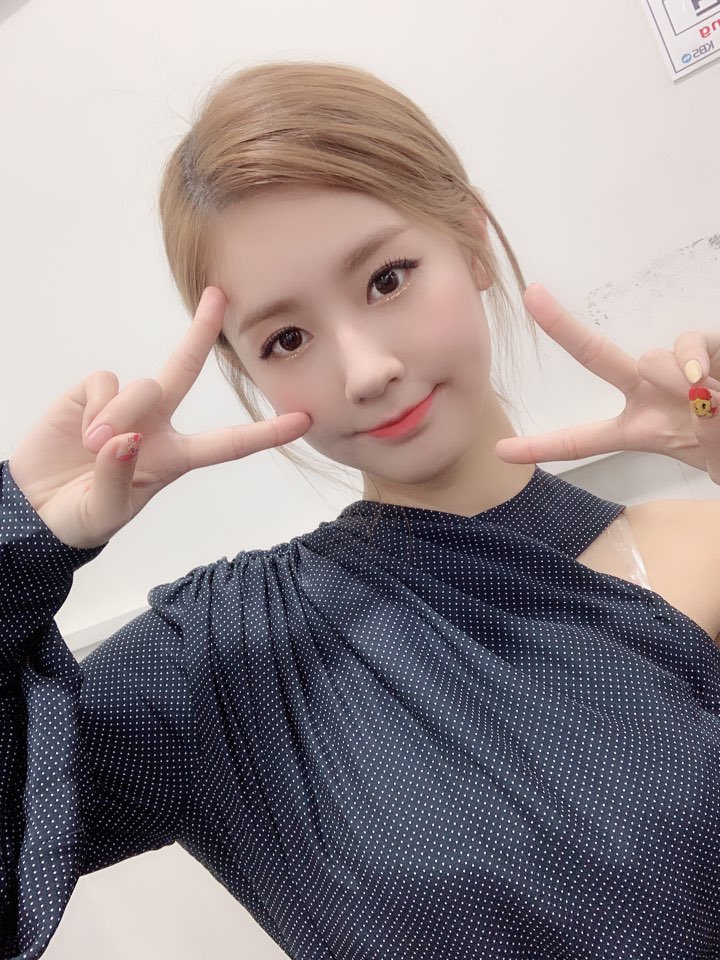 큰방 사람들아 내새끼 셀카 뜸 핵예뻐 | 인스티즈