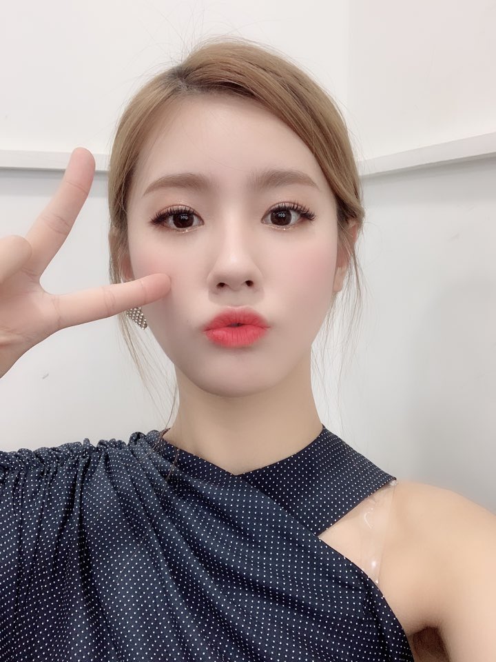 큰방 사람들아 내새끼 셀카 뜸 핵예뻐 | 인스티즈