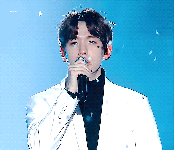 오늘 백현 짤 주워왔다 진짜 천재아이돌이야ㅠㅠㅠ | 인스티즈