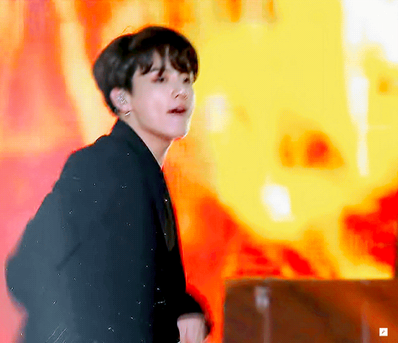 나 방탄 정국이 사진 보고 15살이라고 우기려고 왔는데 그 밑에 짤이 너무... | 인스티즈