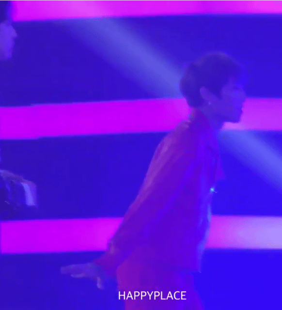 박우진 ㅋㅋㅋ 이렇게 걷는 이유는? | 인스티즈