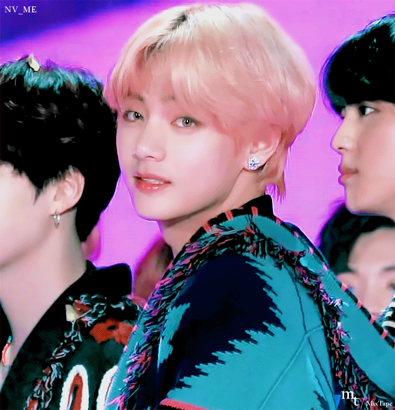 내 기준 최근에 방탄 뷔가 제일 인간같지가 않았던 날 | 인스티즈