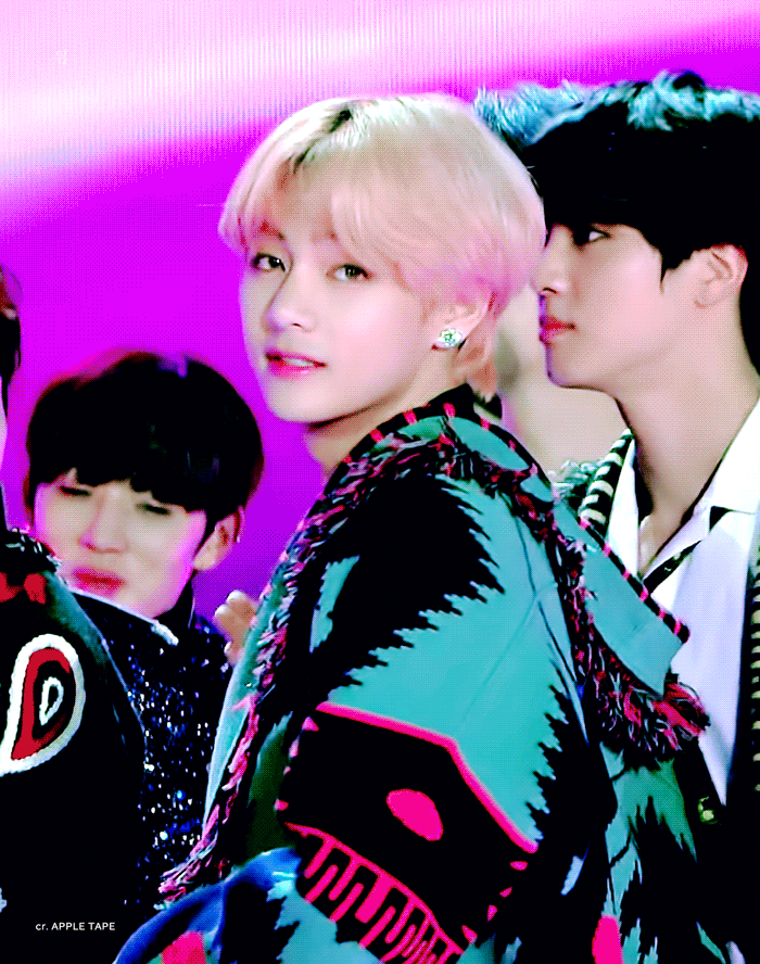 내 기준 최근에 방탄 뷔가 제일 인간같지가 않았던 날 | 인스티즈