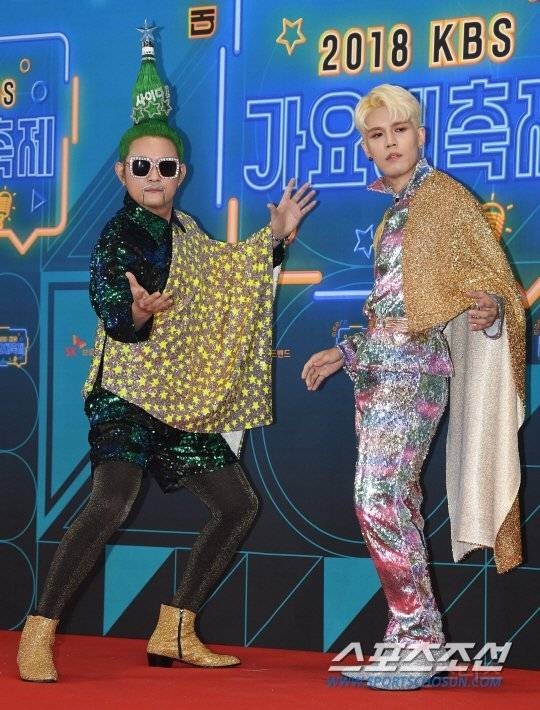 ​실시간 KBS 가요대축제 레드카펫 노라조ㅋㅋ | 인스티즈