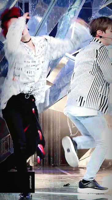 제발 우리 애 춤선 한번만 봐줘🙏🏻 하성운 춤선 진짜 채고야..🥺♥️ | 인스티즈