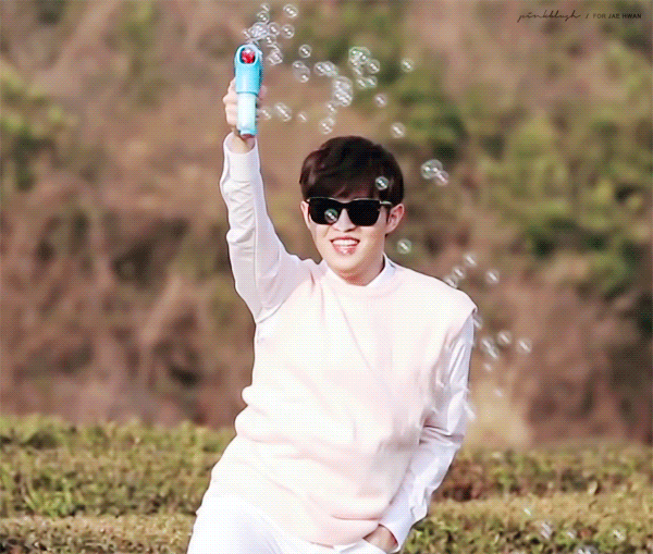 다들 보고 기분좋아지시라고 행복한 김재환와르르 | 인스티즈