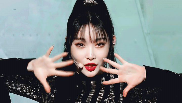 아니 청하 어떻게 이렇게 끼를 잘 부릴 수 있지?????? | 인스티즈