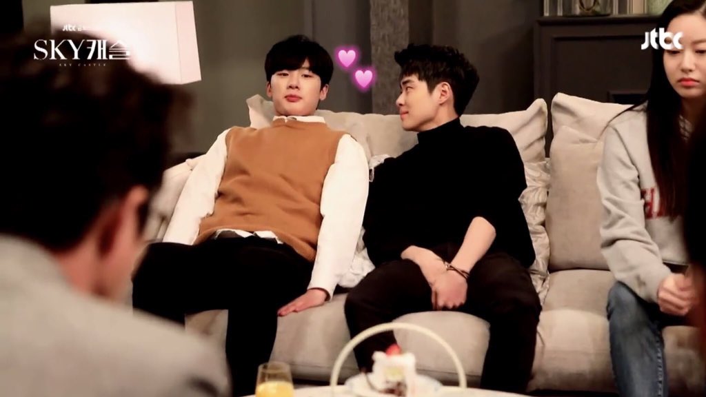 스카이캐슬 배우들 사이에서 무슨 일이 일어나고 있나요? | 인스티즈