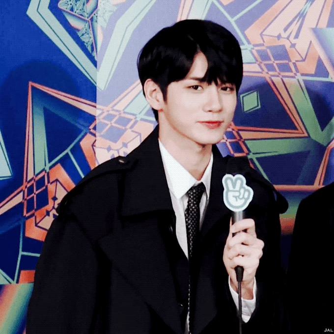 옹성우 오늘 진짜 잘생겼어 울 미남 얼굴 무슨 일이야 | 인스티즈