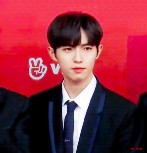 재환이 오늘 뭔가 프듀때 느낌나지 않아....?? | 인스티즈