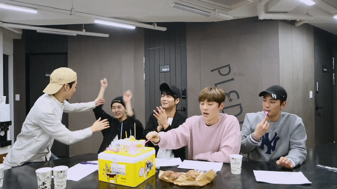 뉴이스트 서로 신경안쓰는거 이짤갑 | 인스티즈