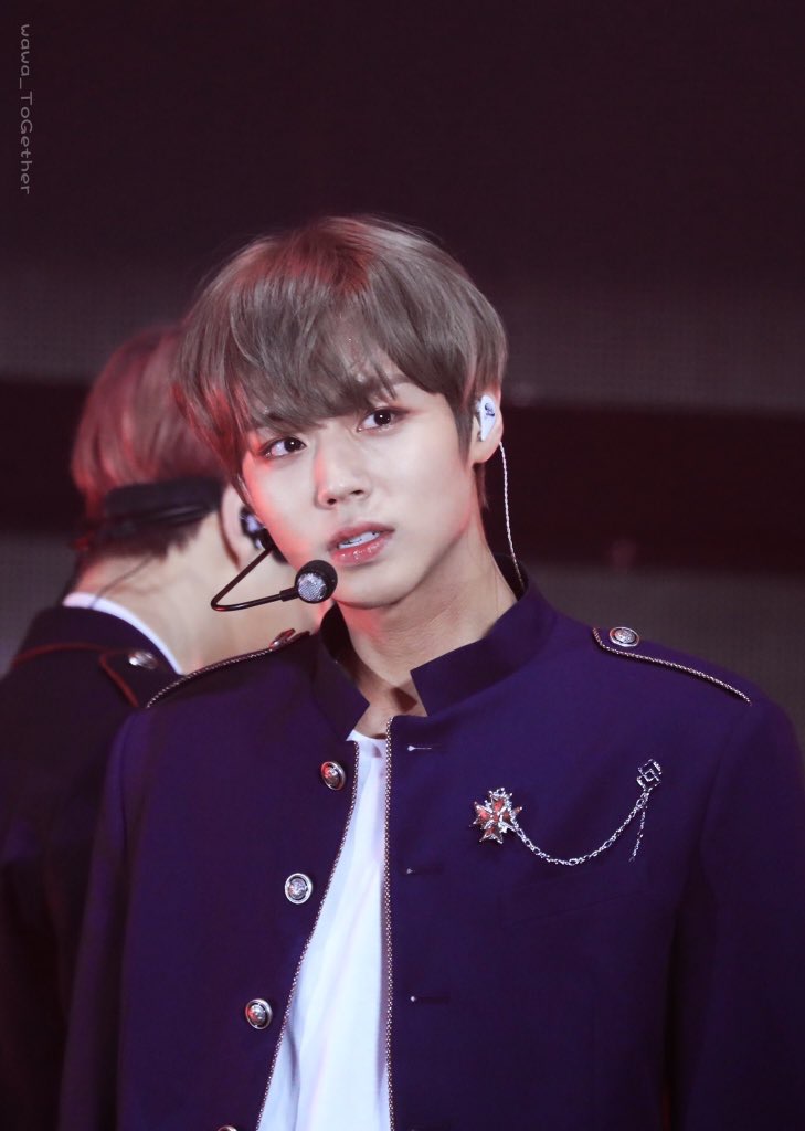 근데 워너원 나름 제복 맛집이였음 | 인스티즈