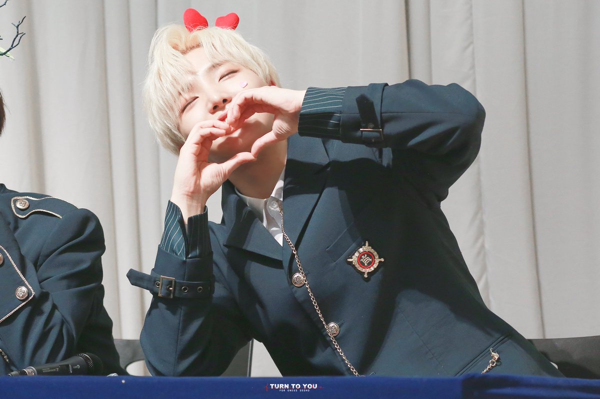 근데 진짜 큰방사람들 우리 둘째 피지컬이 진짜 대단해요 (주어: 이서호 | 인스티즈