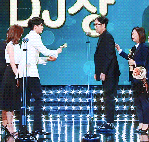 너네 옹성우 좋아하는거 이거지? | 인스티즈