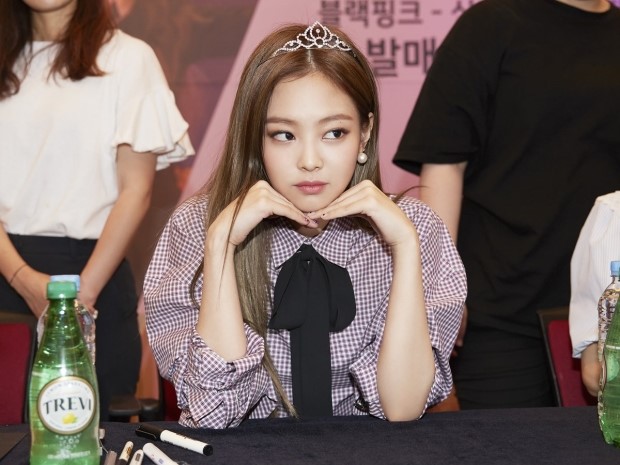 제니 보라색이쁘다진짜ㅜㅜ | 인스티즈