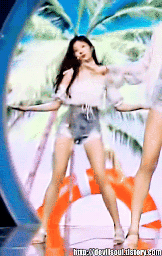 신인여돌중에 진짜 몸매로 눈에 확들어오는 사람 | 인스티즈