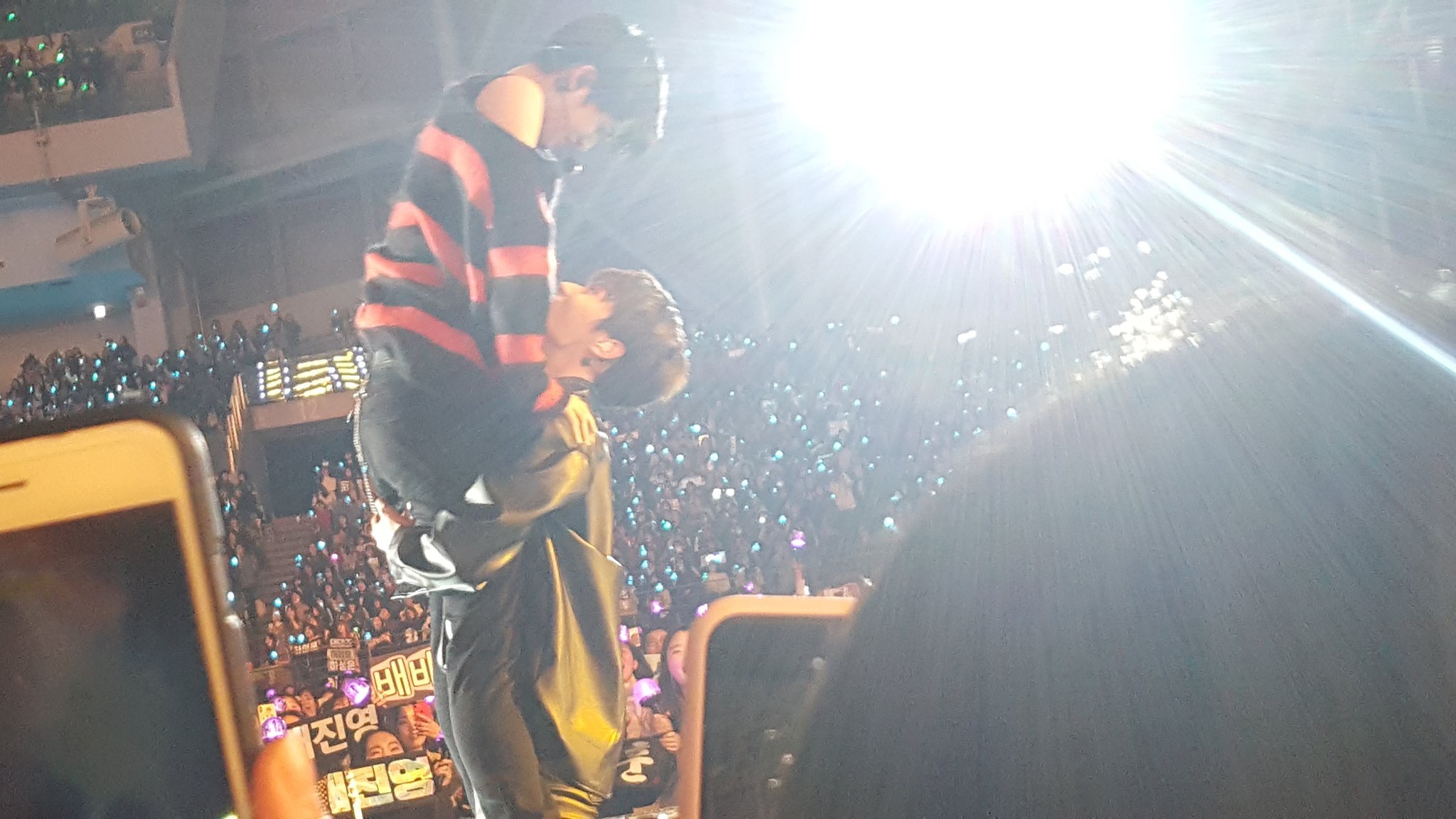 내 갤러리에 내가 모르는 분들이 좀 잇는데 다들 누굴까,,, | 인스티즈