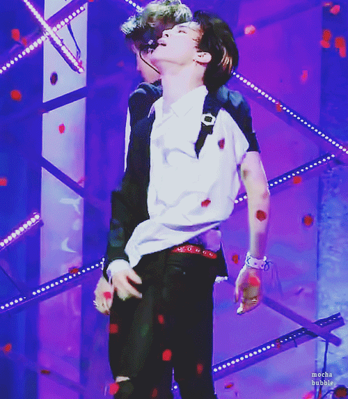 누가 2018년에 이 직캠 난리났다고 큰방에 영업했었니....? 나와봐 좀 | 인스티즈