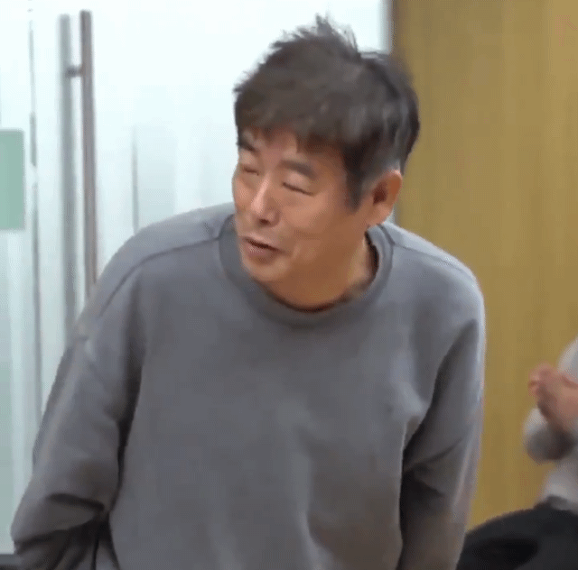 큰방에서 나도 모르게 저장한 움짤들 풀기 ⭐️ | 인스티즈