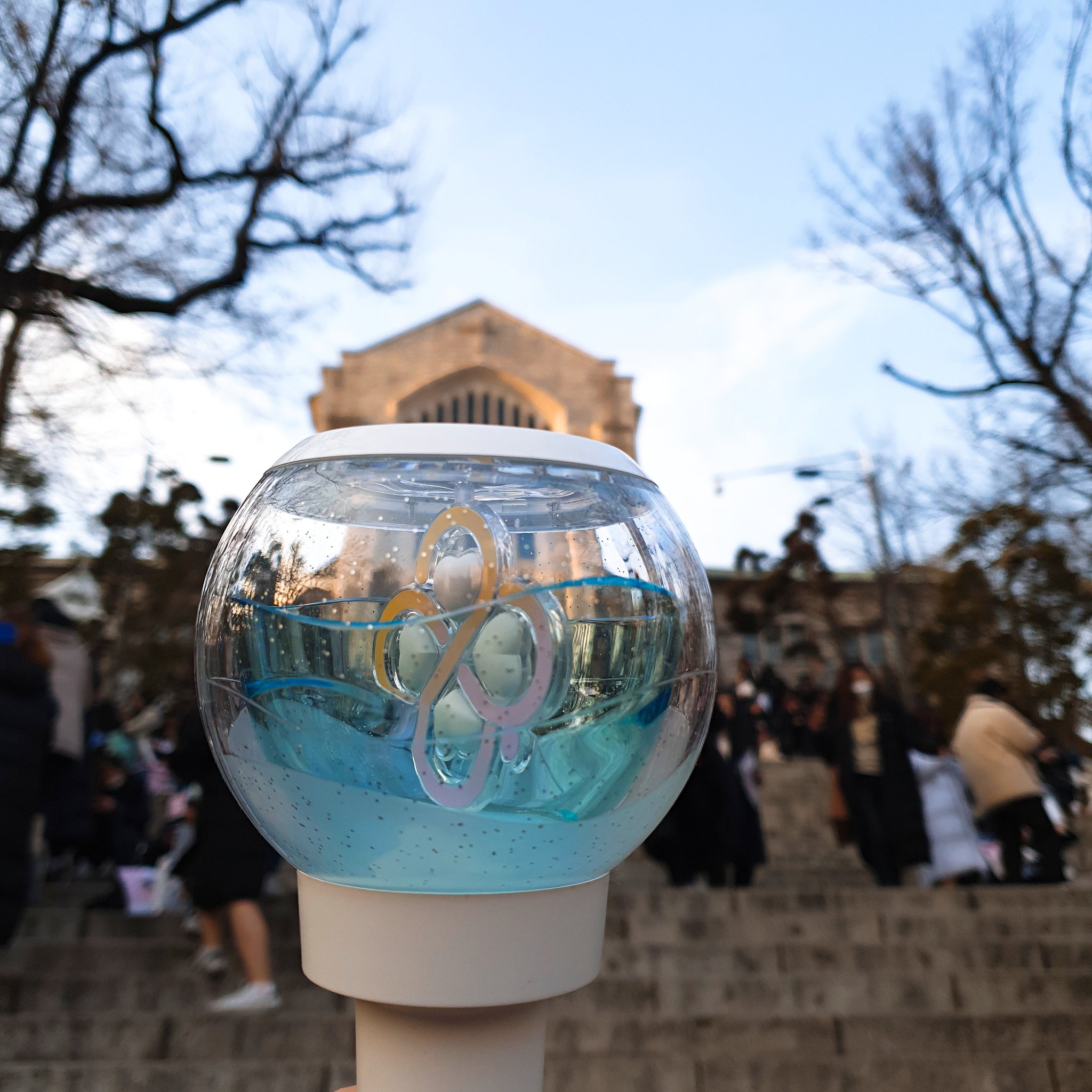 우리 응원봉 동그래보이지만 사실 어항 모양이야 | 인스티즈