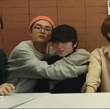 로찬독방이라니 신나서 엉덩이로문워크하고싶음... | 인스티즈